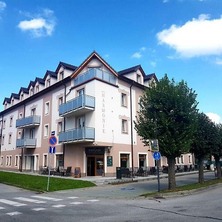 Wellness Hotel Harmonie Trebon Bagian luar foto