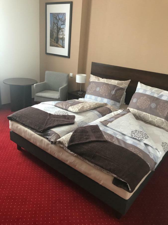 Wellness Hotel Harmonie Trebon Bagian luar foto