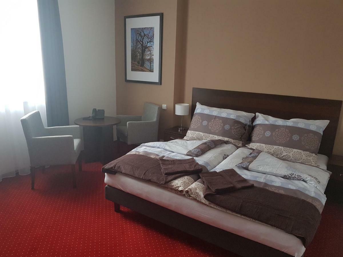 Wellness Hotel Harmonie Trebon Bagian luar foto
