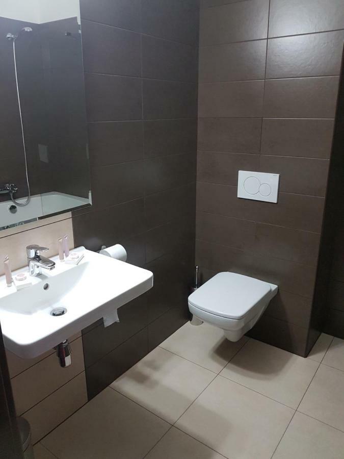 Wellness Hotel Harmonie Trebon Bagian luar foto
