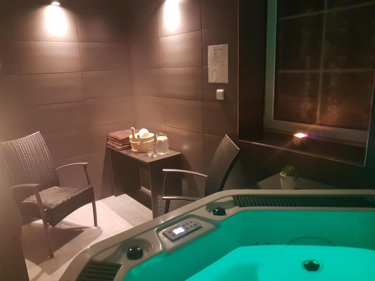 Wellness Hotel Harmonie Trebon Bagian luar foto